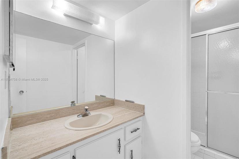 Picture of 500 Three Islands Blvd # 711, Hallandale Beach FL 33009