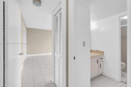 Picture of 500 Three Islands Blvd # 711, Hallandale Beach, FL 33009