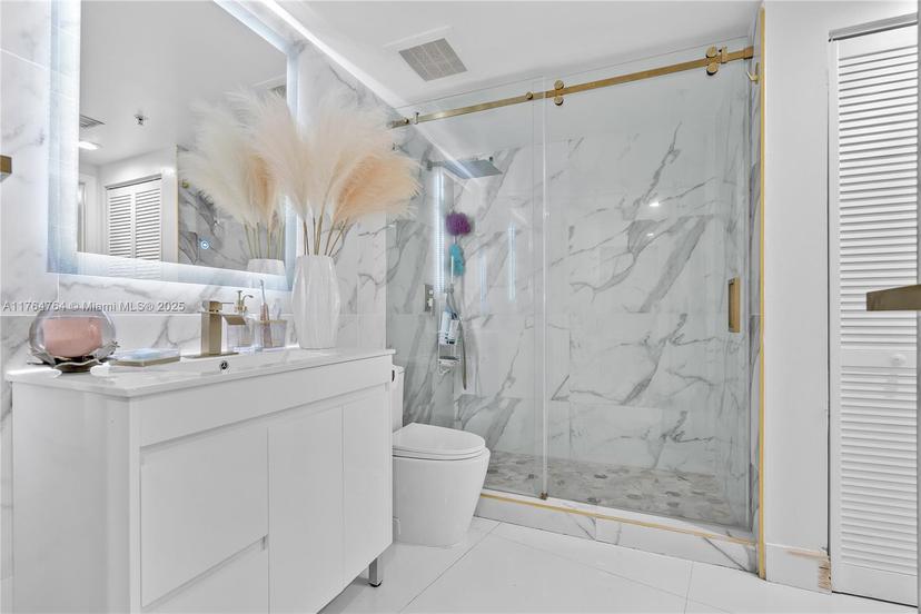 Picture of 1750 N Bayshore Dr # 1709, Miami FL 33132