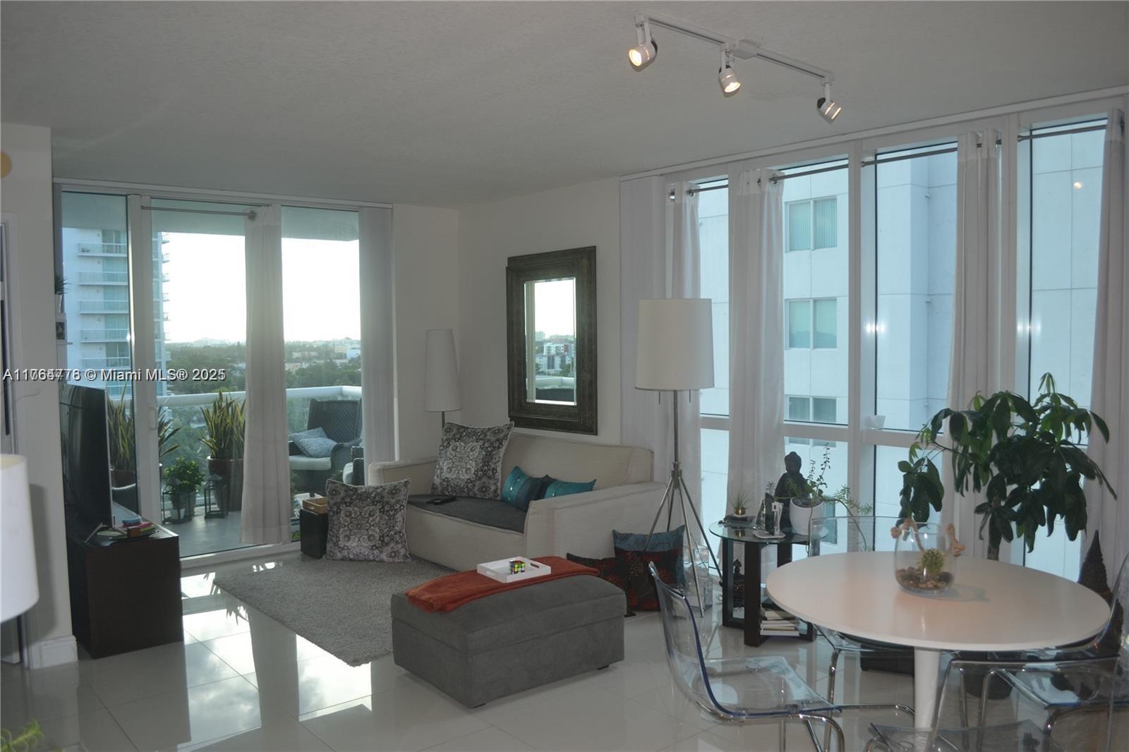 Picture of 1871 NW S River Dr # 1205, Miami, FL 33125