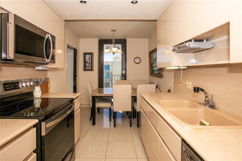 Picture of 322 Buchanan St # 705, Hollywood FL 33019