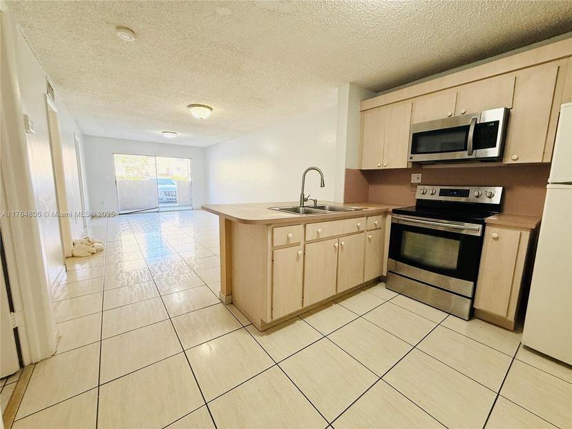 Picture of 6070 W 18Th Ave # 114, Hialeah FL 33012