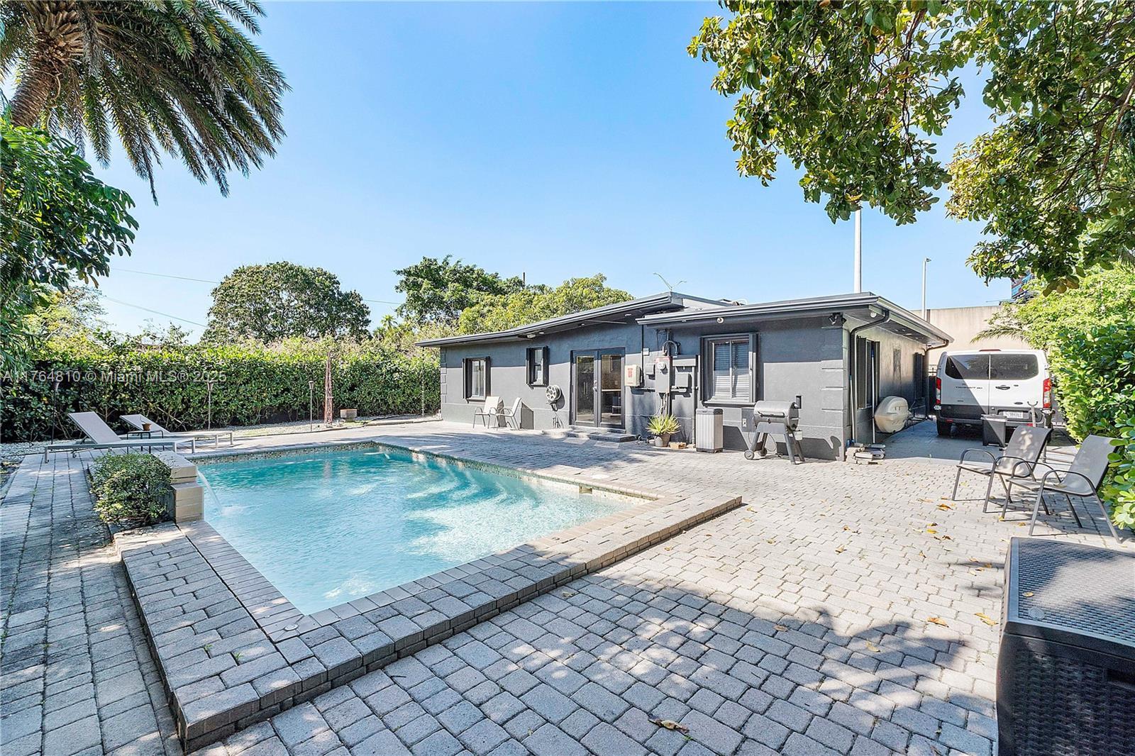 Picture of 13755 NW 6Th Ave, North Miami, FL 33168