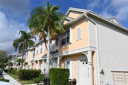 Picture of 16761 Hemingway Dr # 16761, Weston, FL 33326