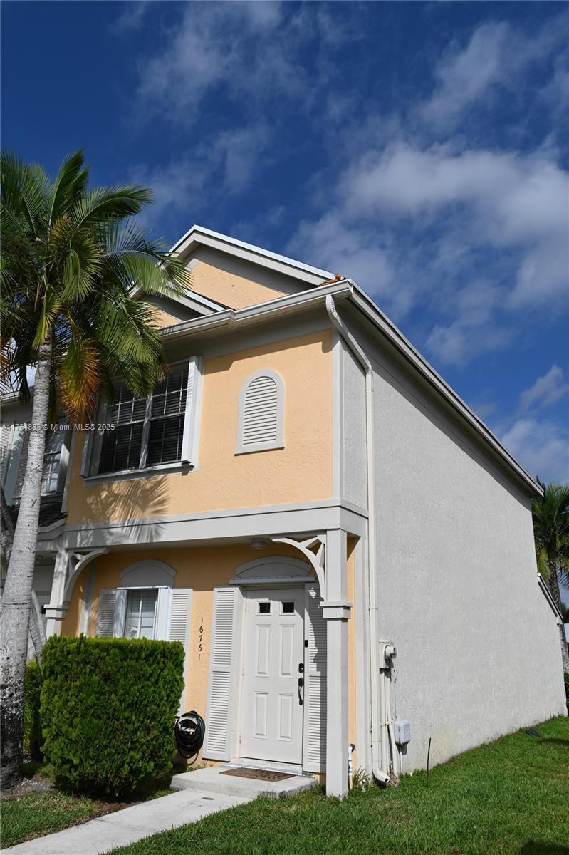 Picture of 16761 Hemingway Dr # 16761, Weston, FL 33326