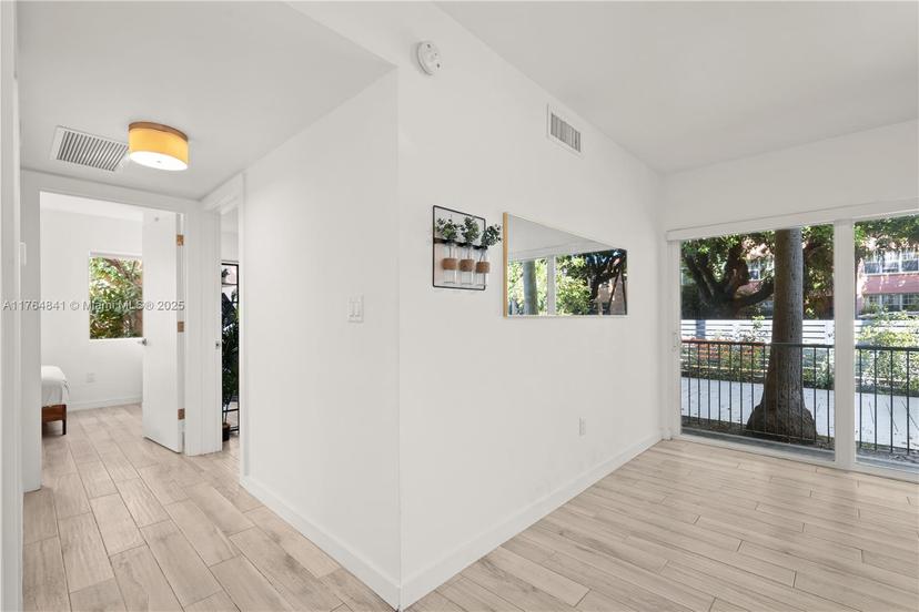 Picture of 740 Meridian Ave # 11, Miami Beach FL 33139