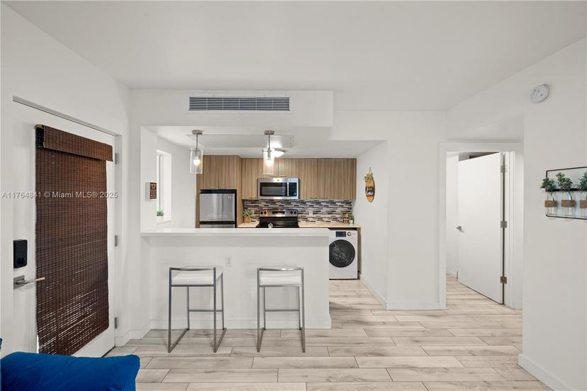 Picture of 740 Meridian Ave # 11, Miami Beach FL 33139