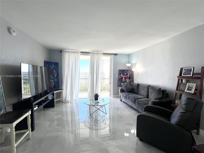 Picture of 2930 Point East Dr # E606, Aventura FL 33160