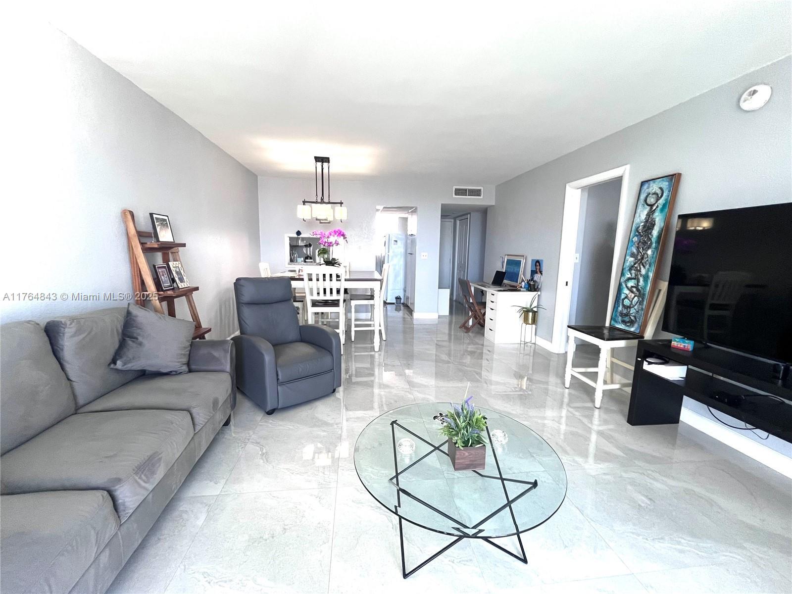 Picture of 2930 Point East Dr # E606, Aventura, FL 33160