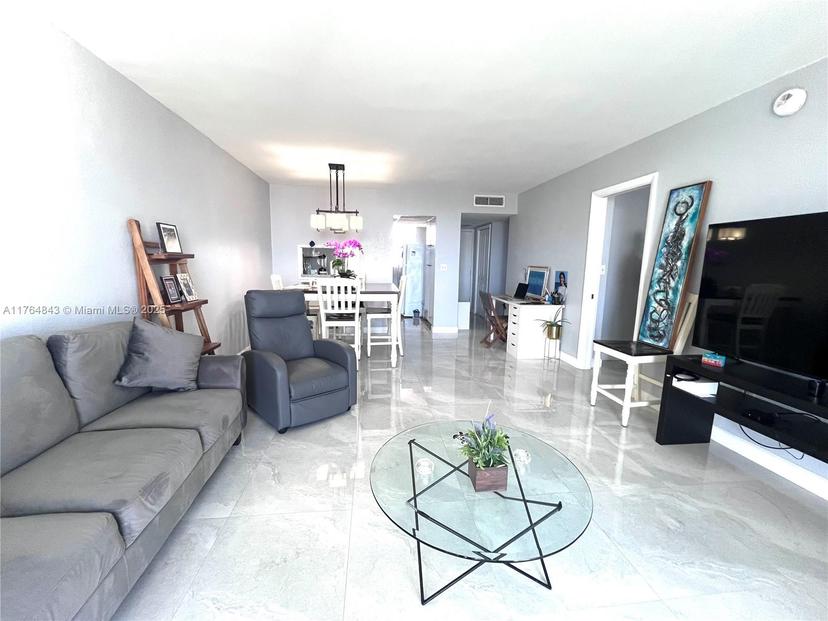 Picture of 2930 Point East Dr # E606, Aventura FL 33160