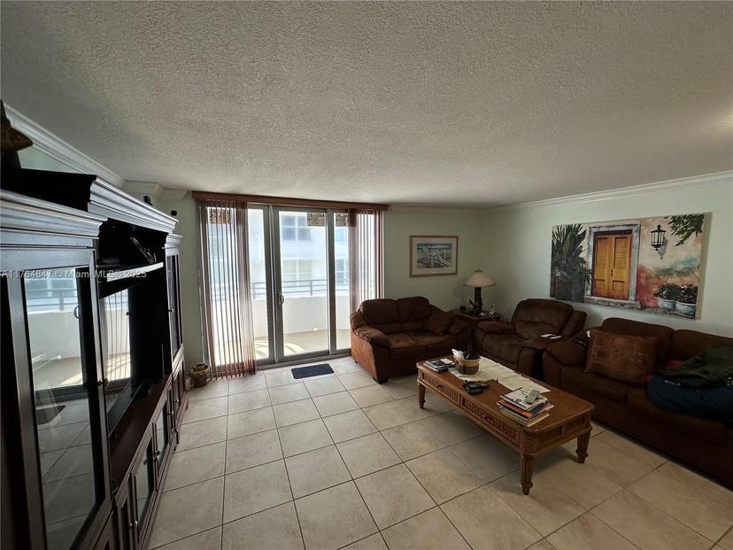 Picture of 5555 Collins Ave # 15C, Miami Beach FL 33140