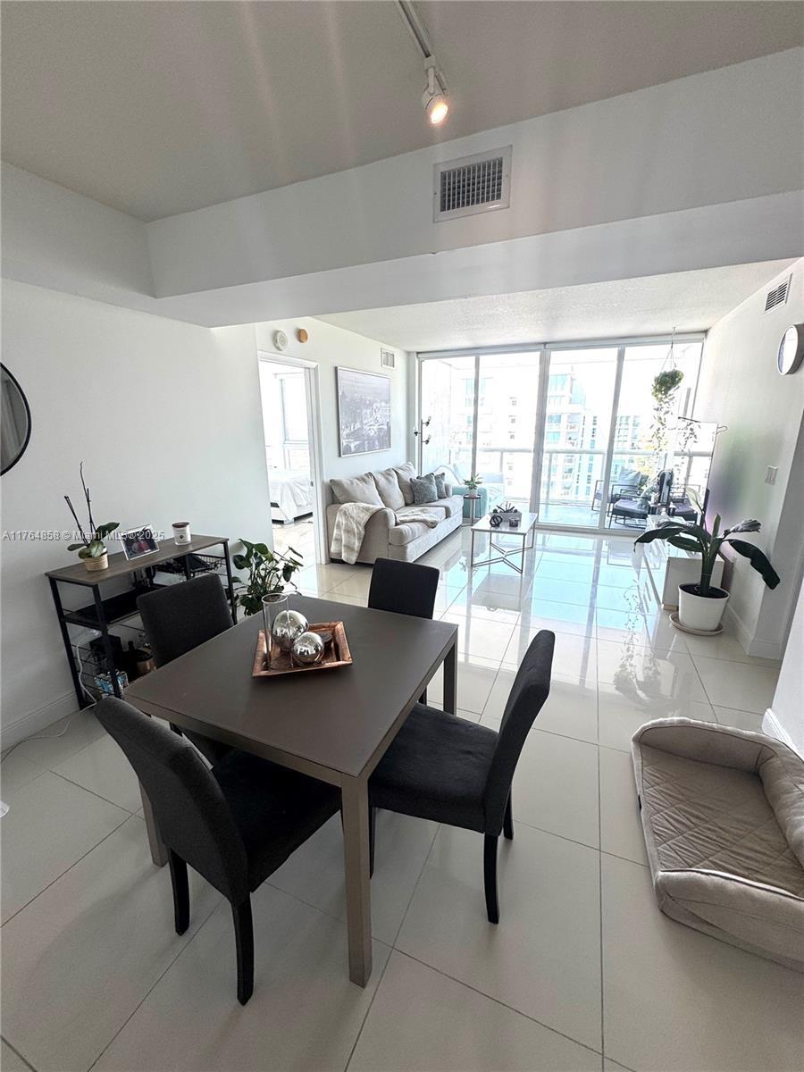 Picture of 1861 NW S River Dr # 2201, Miami, FL 33125