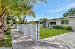 Picture of 19330 NW 4Th Ave, Miami Gardens, FL 33169