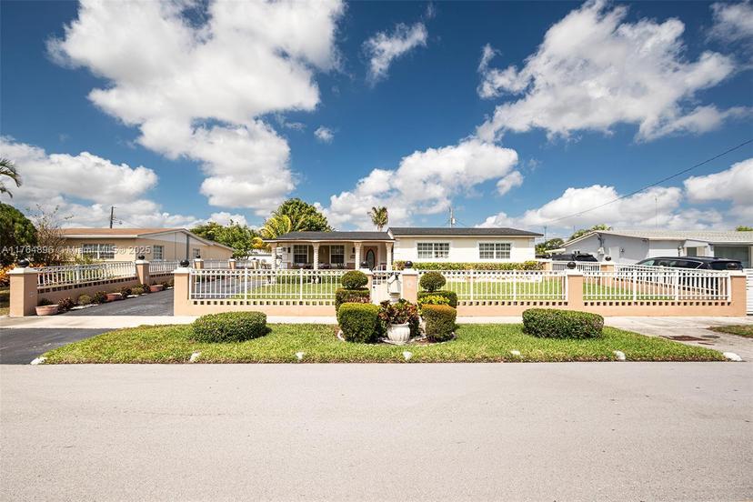 Picture of 1335 NW 188Th St, Miami Gardens FL 33169