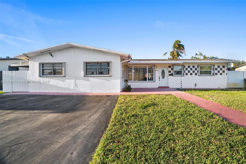 Picture of 841 W 50Th St, Hialeah FL 33012