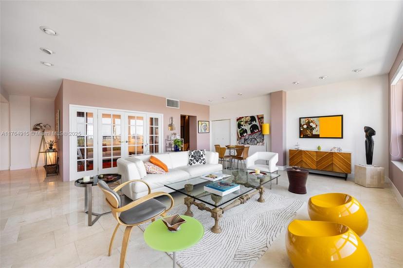 Picture of 4925 Collins Ave # 8G, Miami Beach FL 33140
