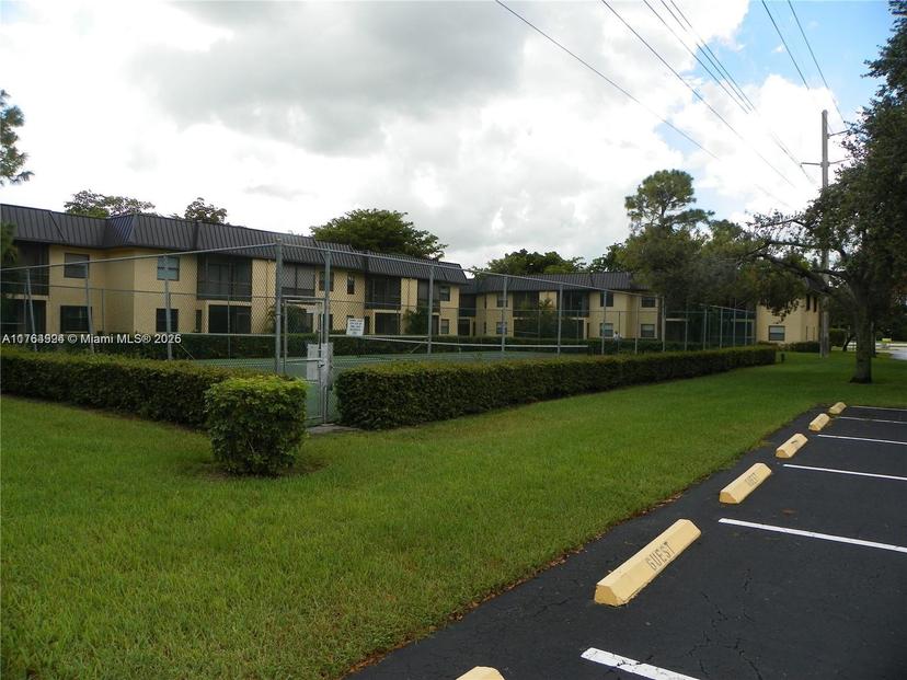 Picture of 9373 NW 1St Ct # 202, Pembroke Pines FL 33024