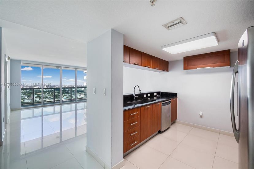 Picture of 1800 N Bayshore Dr # 4110, Miami FL 33132