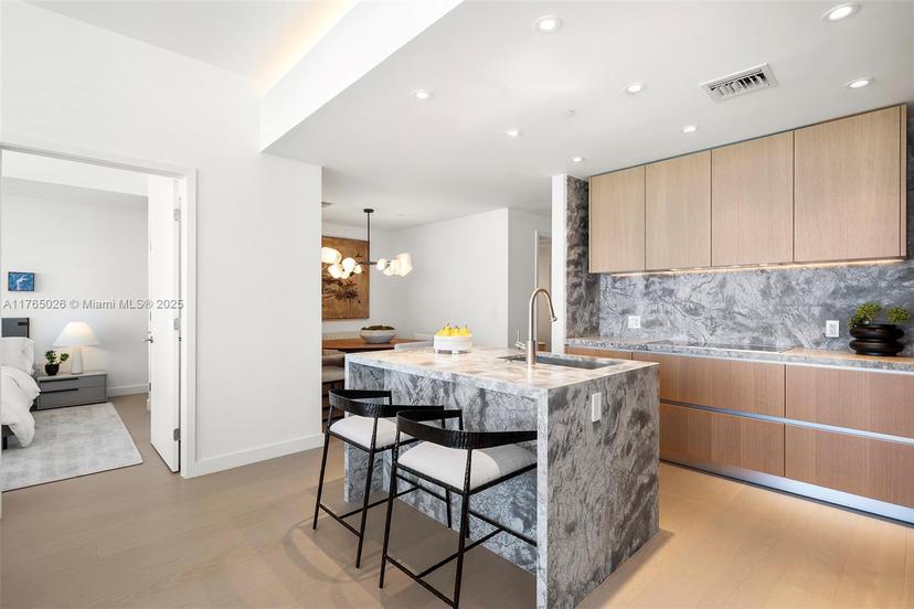 Picture of 500 Alton # 4304, Miami Beach FL 33139