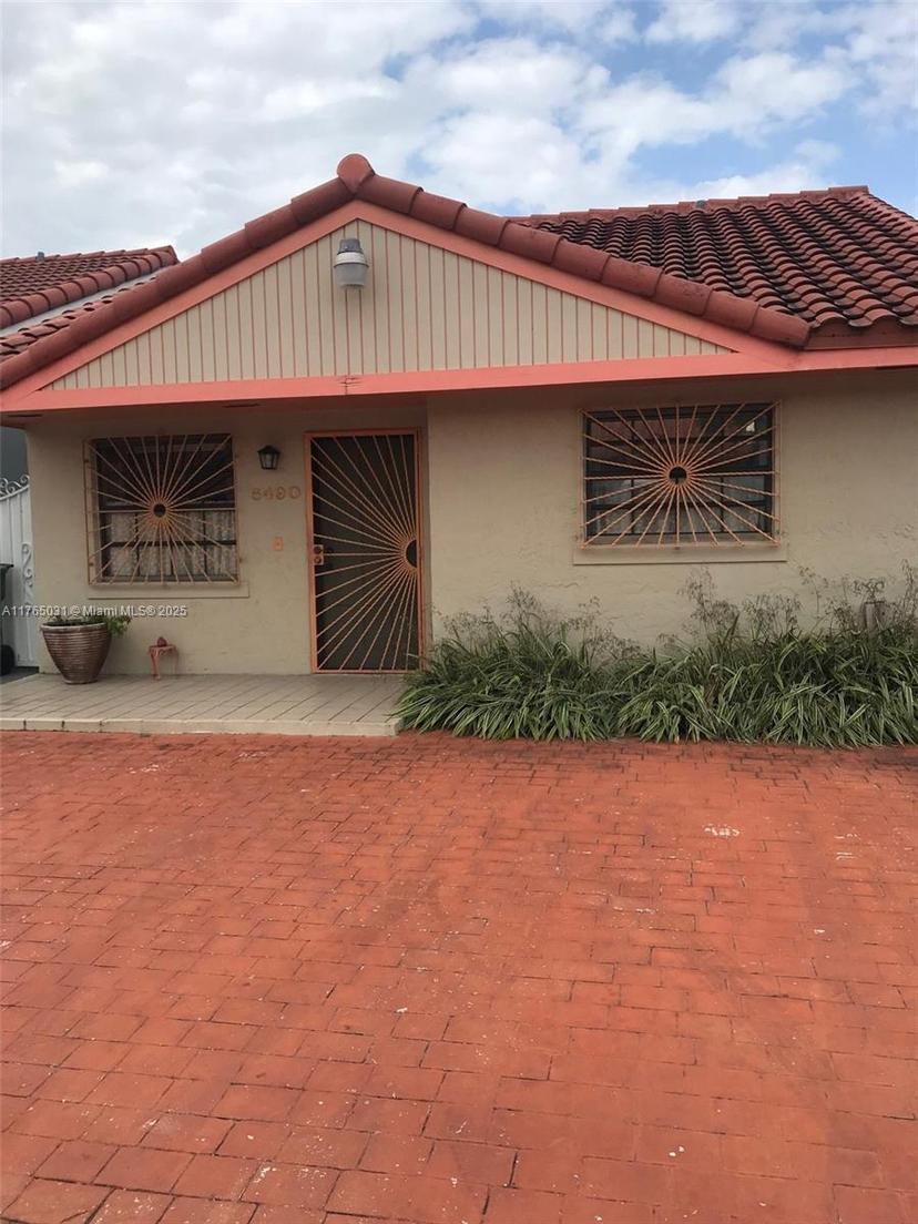 Picture of 5490 W 27Th Ct, Hialeah FL 33016