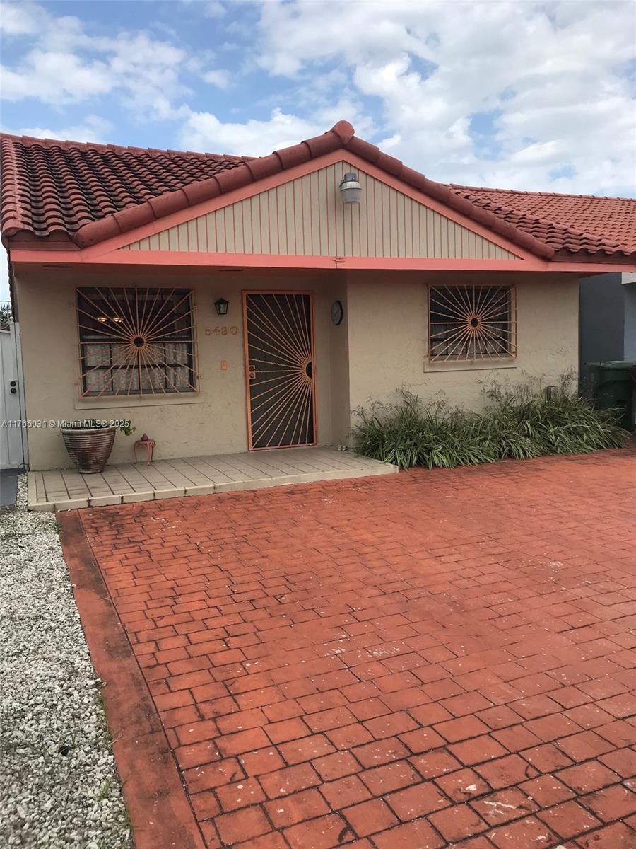 Picture of 5490 W 27Th Ct, Hialeah, FL 33016