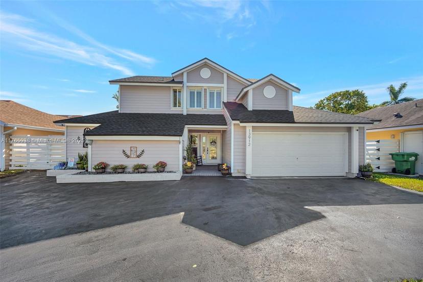 Picture of 13912 SW 103Rd Ter, Miami FL 33186