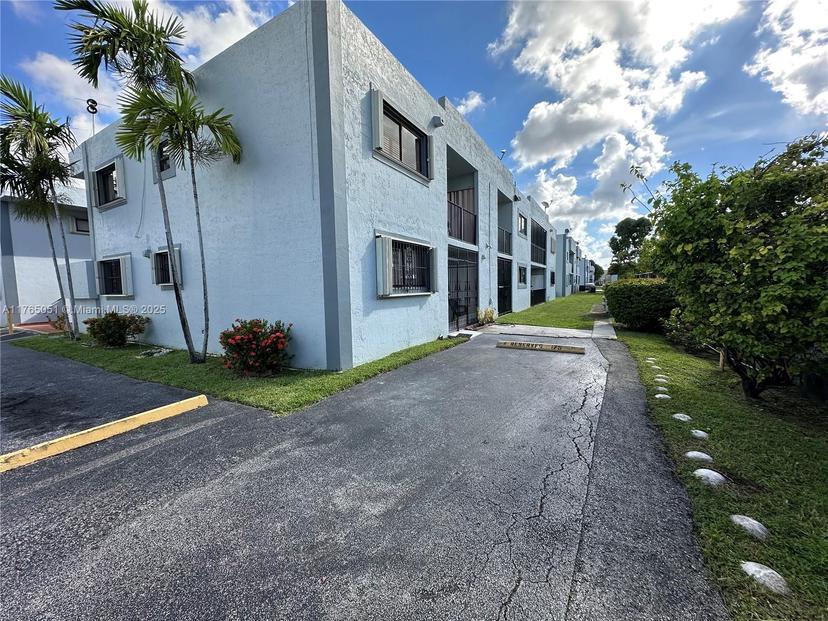 Picture of 1340 W 41St Street # 201, Hialeah FL 33012