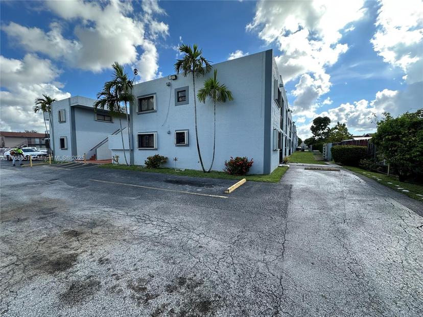 Picture of 1340 W 41St Street # 201, Hialeah FL 33012