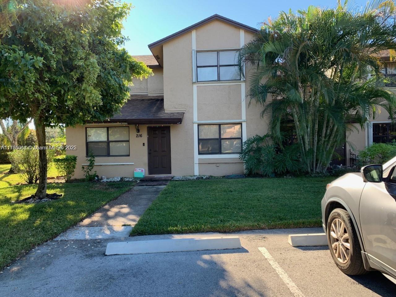 Picture of 216 Lakeside Cir, Sunrise, FL 33326