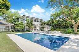 Picture of 4550 Sunset Dr, Coral Gables, FL 33143