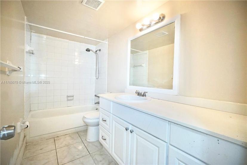 Picture of 15205 NE 6Th Ave # D111, Miami FL 33162