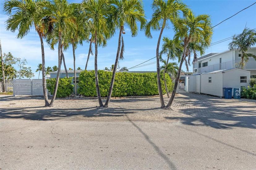 Picture of 230 Jolly Roger Dr, Key Largo FL 33037