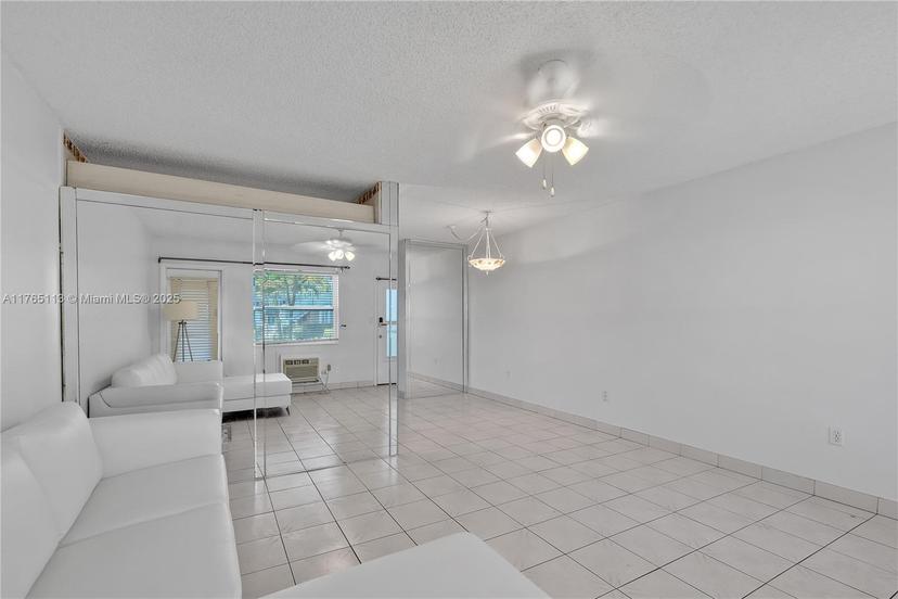 Picture of 15610 NE 6Th Ave # 5C, Miami FL 33162