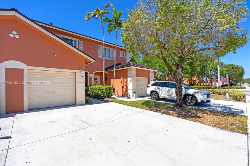 Picture of 1014 NW 100Th Ave # 7, Pembroke Pines FL 33024