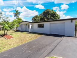 Picture of 2420 NW 175Th St, Miami Gardens, FL 33056