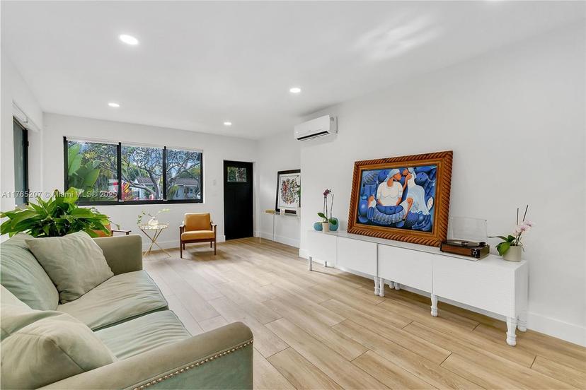 Picture of 12023 NE 8Th Ave, Biscayne Park FL 33161