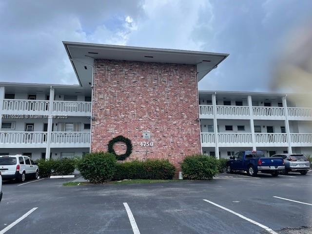 Picture of 4750 NW 10Th Ct # 310, Plantation FL 33313