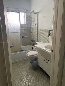 Picture of 4750 NW 10Th Ct # 310, Plantation, FL 33313