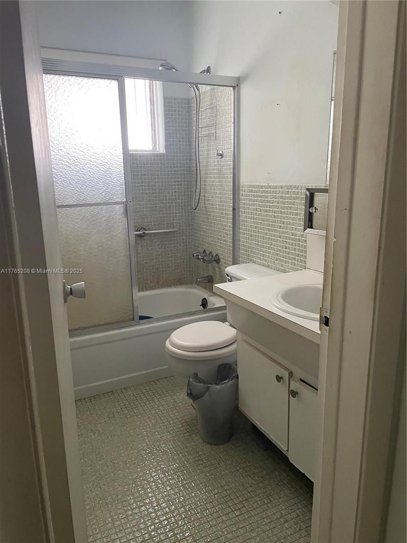 Picture of 4750 NW 10Th Ct # 310, Plantation FL 33313