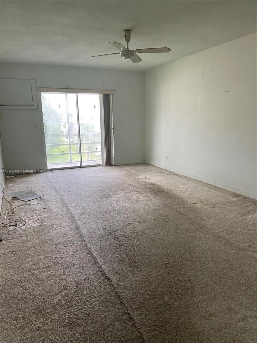 Picture of 4750 NW 10Th Ct # 310, Plantation FL 33313
