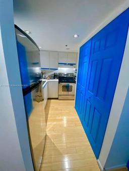 Picture of 540 Brickell Key Dr # 310, Miami, FL 33131
