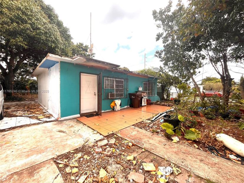 Picture of 671 E 17Th St, Hialeah FL 33010