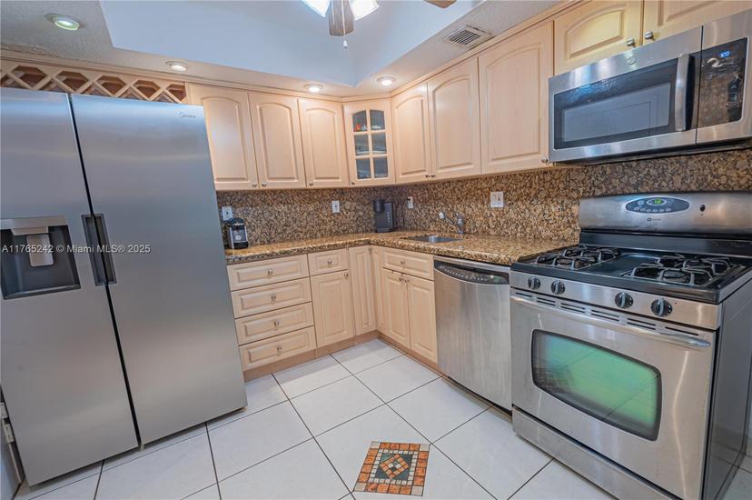 Picture of 2030 S Ocean Dr # 2204, Hallandale Beach FL 33009
