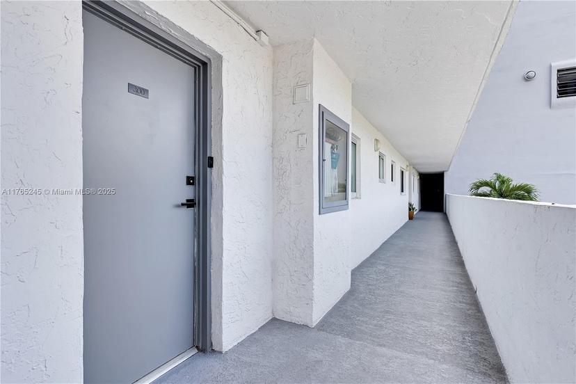 Picture of 4000 NE 170Th St # 300, North Miami Beach FL 33160