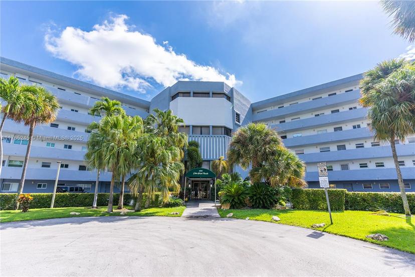 Picture of 4000 NE 170Th St # 300, North Miami Beach FL 33160