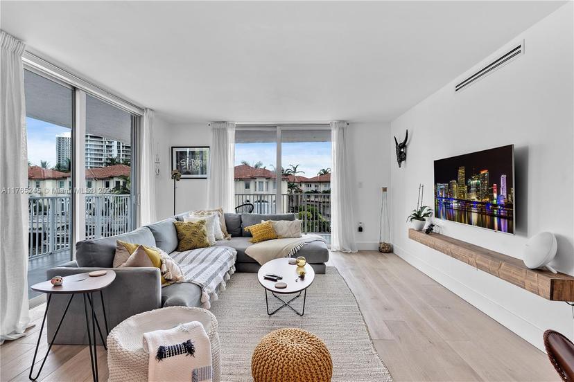 Picture of 4000 NE 170Th St # 300, North Miami Beach FL 33160