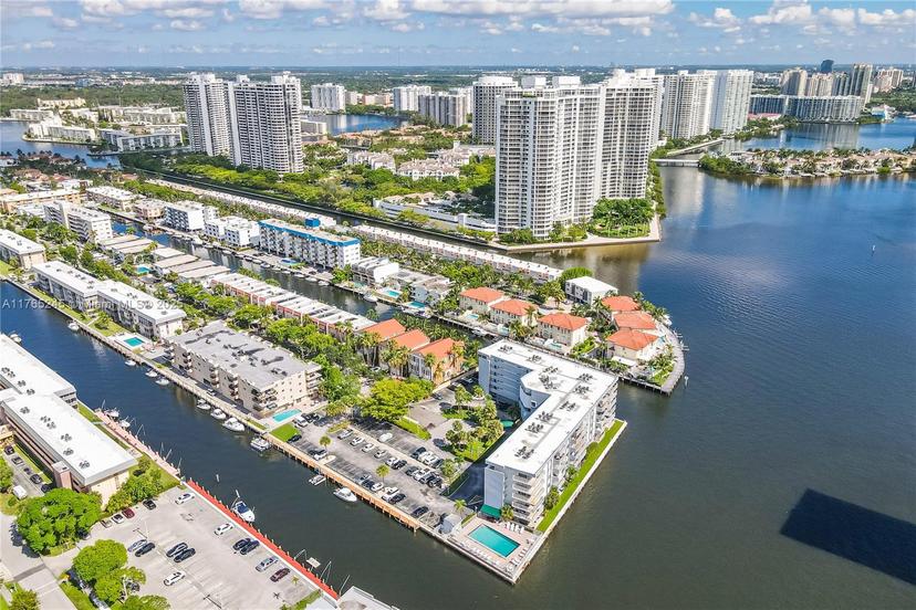 Picture of 4000 NE 170Th St # 300, North Miami Beach FL 33160