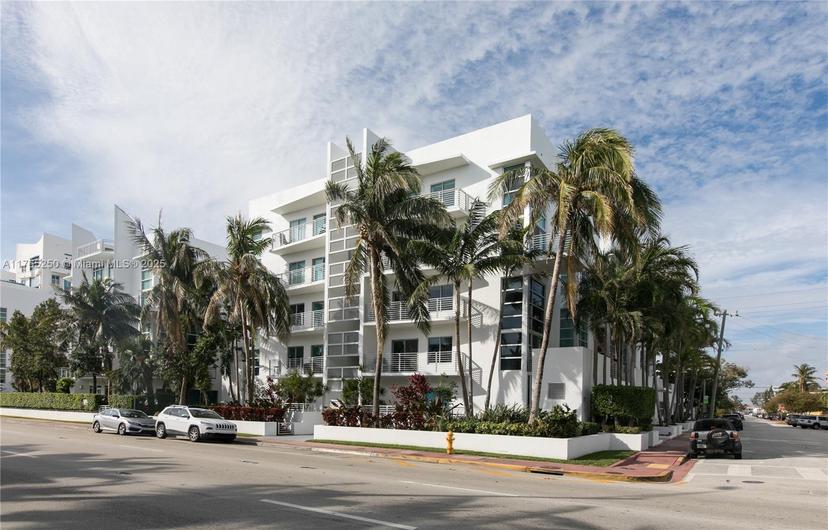 Picture of 7744 Collins Ave # 4, Miami Beach FL 33141