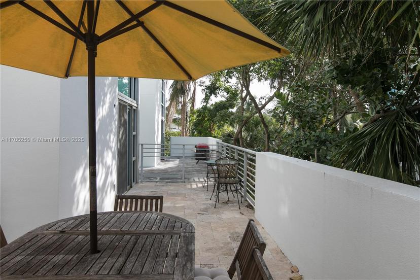 Picture of 7744 Collins Ave # 4, Miami Beach FL 33141
