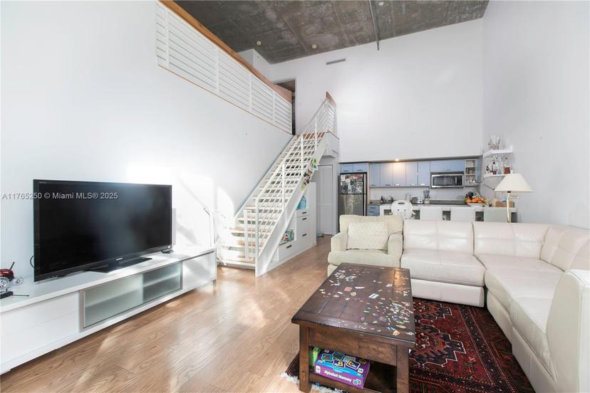 Picture of 7744 Collins Ave # 4, Miami Beach FL 33141